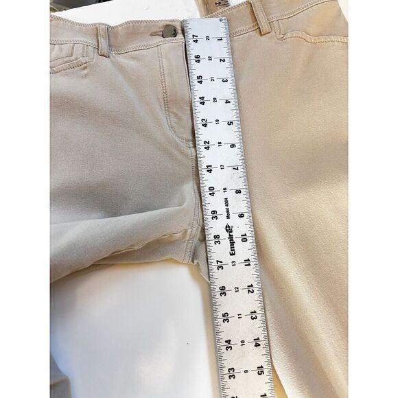 Chicos So Slimming Capri Cream Crop Pants Size 2 Vanity - Picture 7 of 10